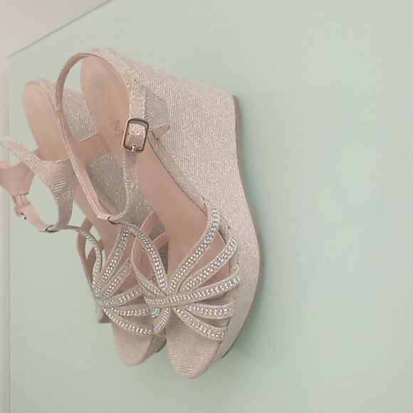 Bella Marie Sparkling Wedges - Picture 2 of 6